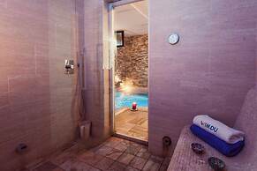 Aurelia Garden Gold Bed & Breakfast