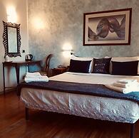 Aurelia Garden Gold Bed & Breakfast