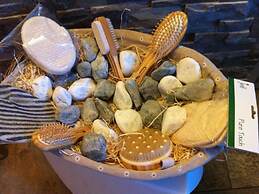 Aurelia Garden Gold Bed & Breakfast