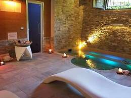 Aurelia Garden Gold Bed & Breakfast