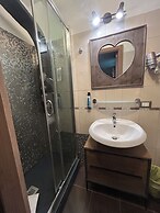Aurelia Garden Gold Bed & Breakfast