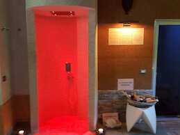 Aurelia Garden Gold Bed & Breakfast