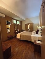Aurelia Garden Gold Bed & Breakfast
