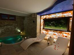 Aurelia Garden Gold Bed & Breakfast