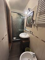 Aurelia Garden Gold Bed & Breakfast