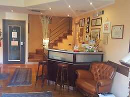 Aurelia Garden Gold Bed & Breakfast