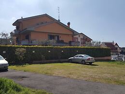 Aurelia Garden Gold Bed & Breakfast