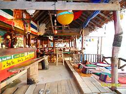 Lanta New Beach Bungalows