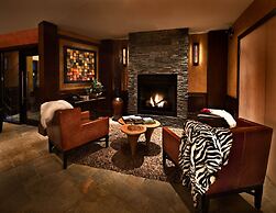 Mountain Side Hotel Whistler by Executive