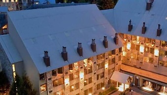 Mountain Side Hotel Whistler by Executive