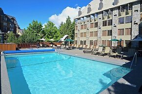 Mountain Side Hotel Whistler by Executive