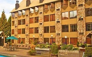 Mountain Side Hotel Whistler by Executive