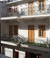 The Elliot - Adults only