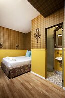 The Elliot - Adults only