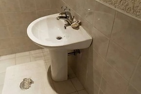 Easy Diving and Beach Resort