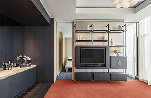 The Darling at the Star