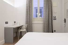 Petit Palace Lealtad Plaza