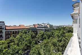 Petit Palace Lealtad Plaza