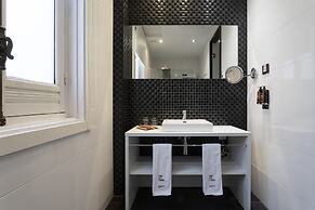 Petit Palace Lealtad Plaza