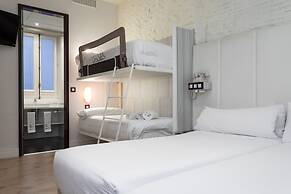 Petit Palace Lealtad Plaza