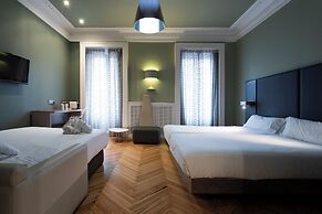 Petit Palace Lealtad Plaza