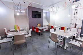 Petit Palace Lealtad Plaza