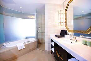 InterContinental Heilong Lake by IHG