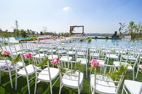 InterContinental Heilong Lake by IHG