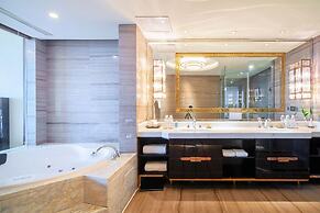 InterContinental Heilong Lake by IHG