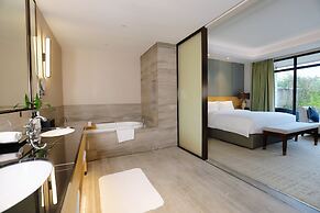 InterContinental Heilong Lake by IHG