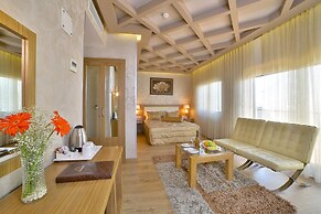 The Time Hotel Old City