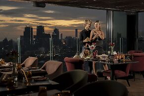 The Continent Hotel Sukhumvit / Asok BTS Bangkok by Compass Hospitalit