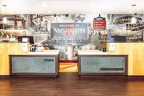 La Quinta Inn & Suites by Wyndham Starkville at MSU