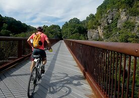 The 1850 House Inn and Tavern