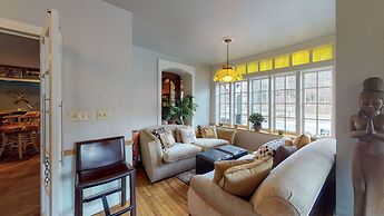 The 1850 House Inn and Tavern