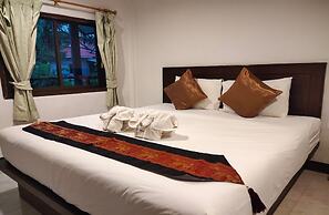 Lanta Nice Beach Resort