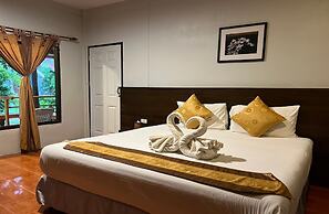 Lanta Nice Beach Resort