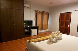 Lanta Nice Beach Resort