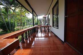 Lanta Nice Beach Resort