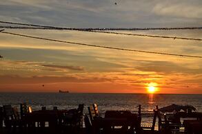 Lanta Nice Beach Resort