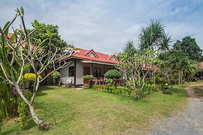 Lanta Nice Beach Resort