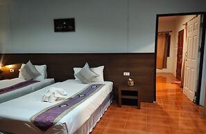 Lanta Nice Beach Resort