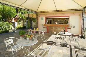 Nostos Studios & Apartments