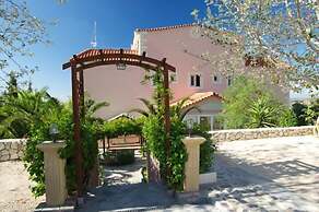 Nostos Studios & Apartments