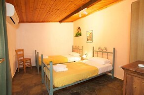 Nostos Studios & Apartments