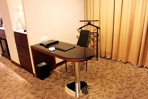 Aston Pluit Hotel & Residence