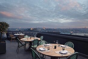 Adahan DeCamondo Pera, Autograph Collection