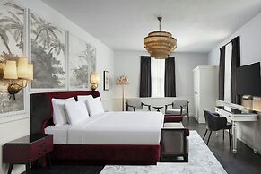 Adahan DeCamondo Pera, Autograph Collection