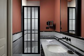 Adahan DeCamondo Pera, Autograph Collection