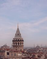 Adahan DeCamondo Pera, Autograph Collection